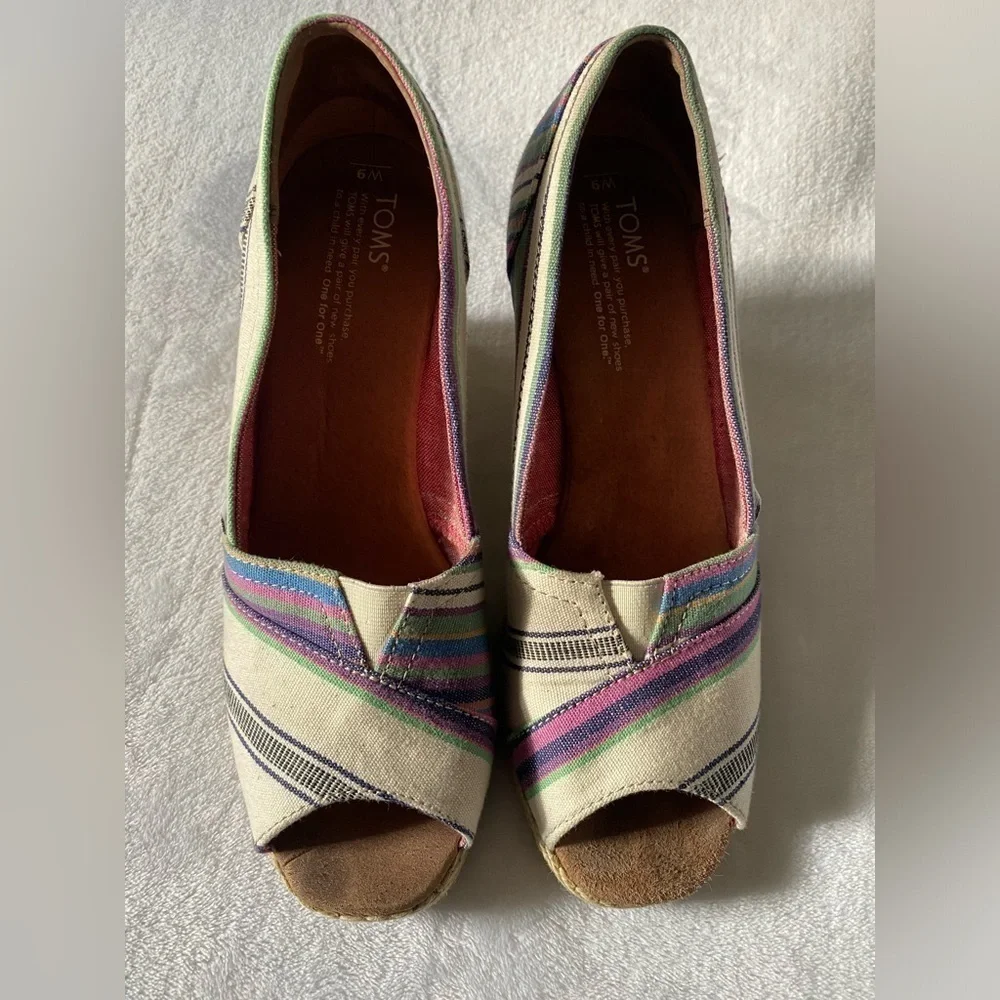 Toms Women’s Shoes Wedges Peep Toe Espadrilles Stripes Multicolored‎ Size 9